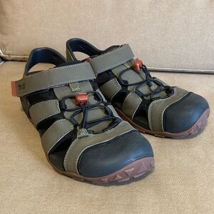 Teva men’s Flintwood dark olive US size 9 sandals